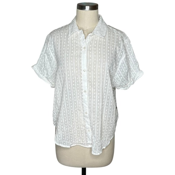Lucky Brand Tops - LUCKY BRAND White Textured Swiss Dot Short Sleeve Button Up Blouse Top Women's M
